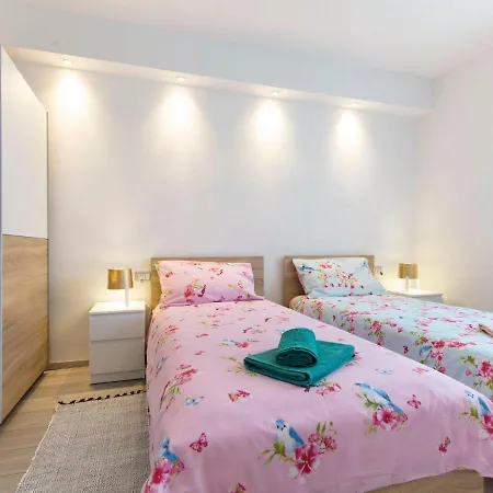 Apartmán Valica - Prc653 By Interhome